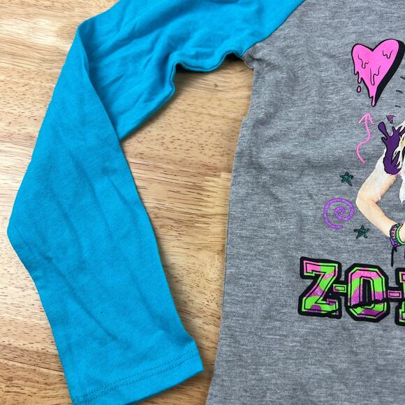 Disney Zombies 2 Girls' Gray Long Sleeve Graphic T-Shirt - Size Medium - NWT - Picture 4 of 6